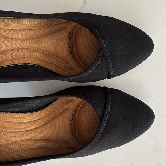 Sofft 3 inch heel micro fiber shoe - Picture 5 of 6